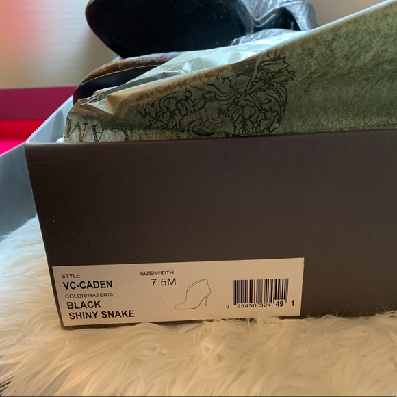 ❌SOLD❌ Vince Camuto Caden Bootie fits like sz 7 Excellent - Picture 6 of 6